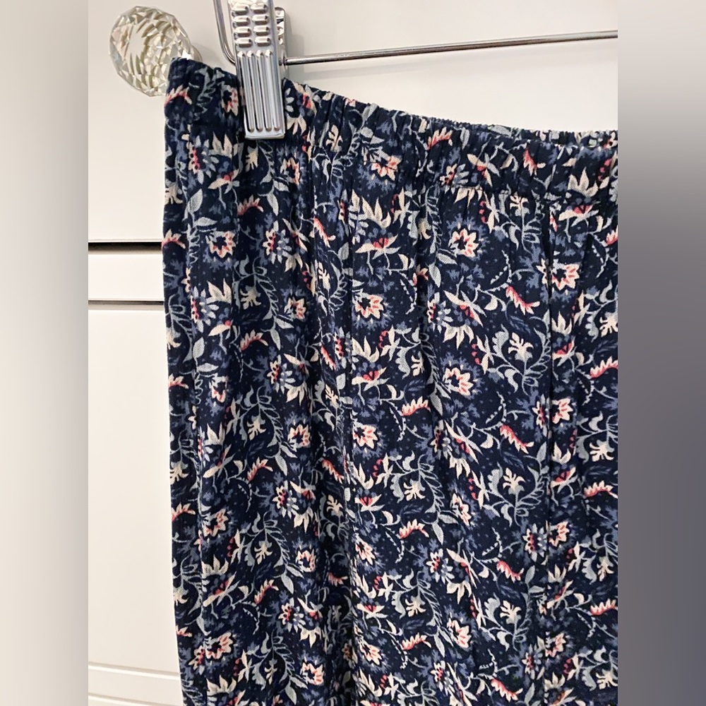 Cristopher and Banks paisley midi skirt with elastic waist band. - Picture 3 of 3